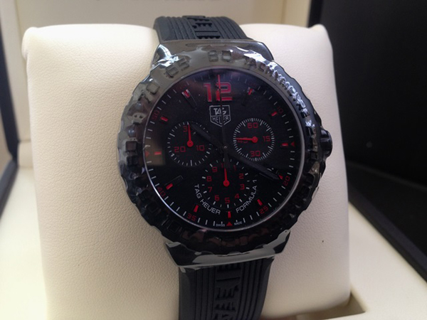 タグホイヤースーパーコピーTAG HEUER フォーミュラ1 クロノグラフ フルブラック CAU111A.FT6024